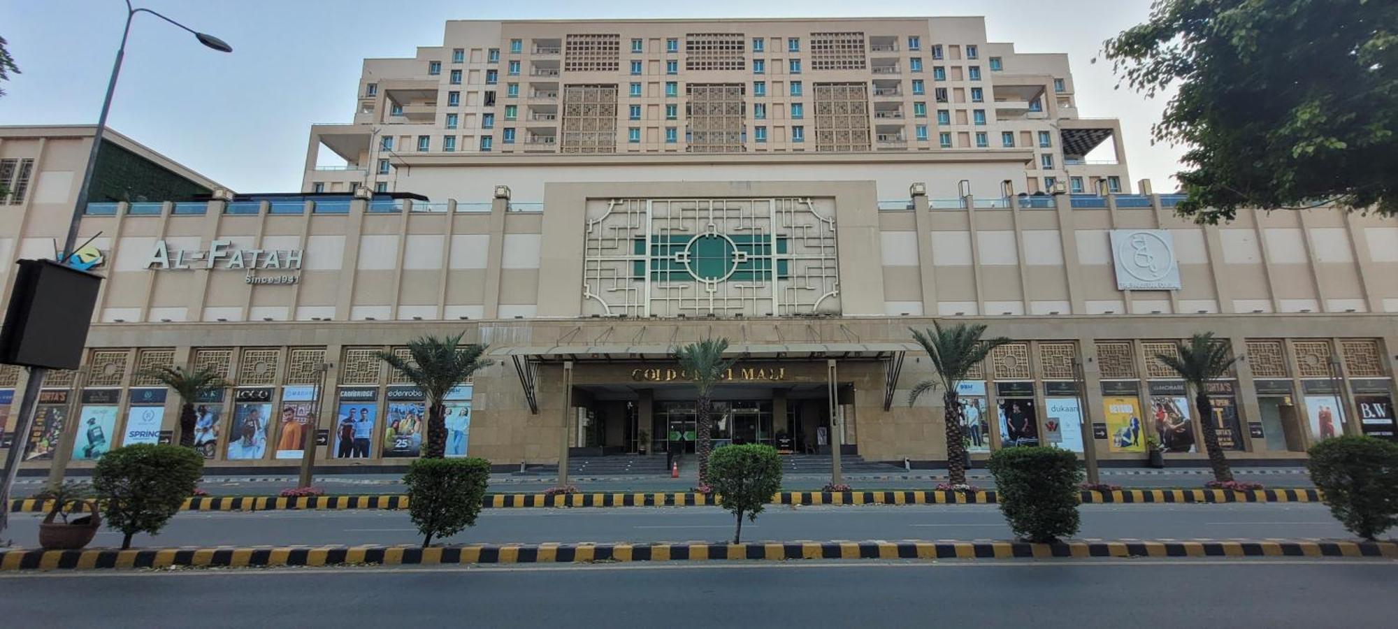 Goldcrest Luxury Apartments Lahore Exterior foto