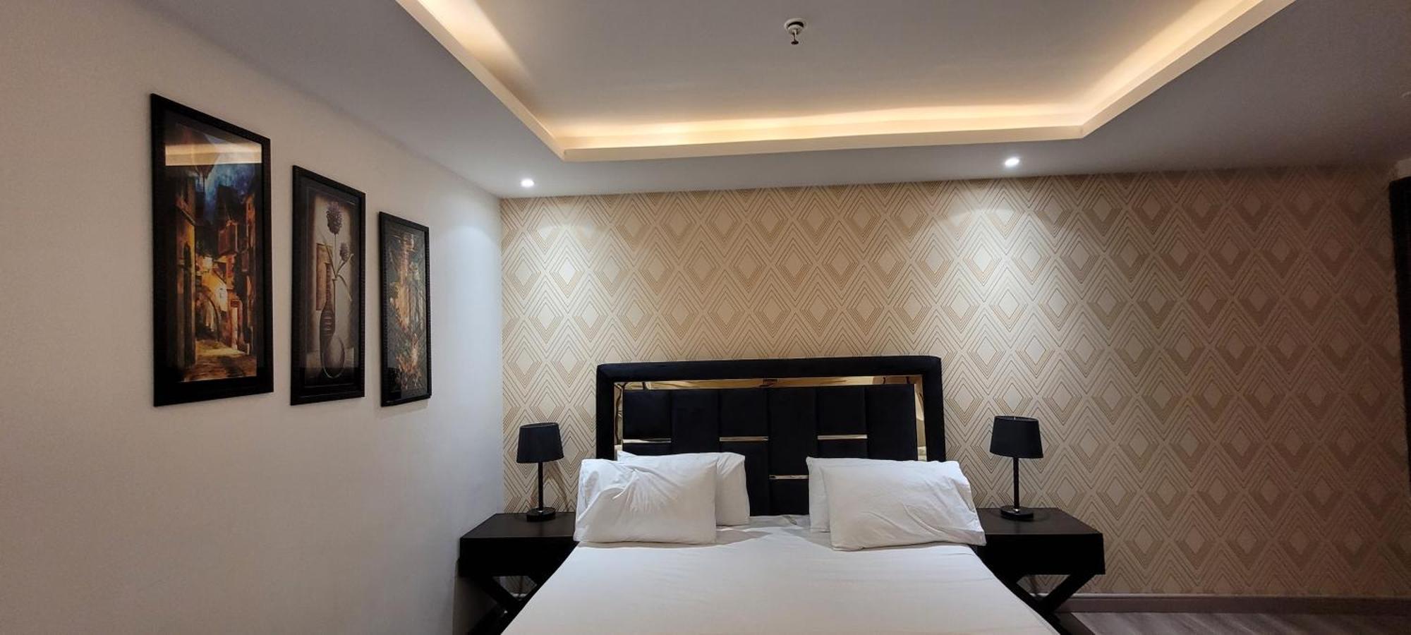 Goldcrest Luxury Apartments Lahore Exterior foto
