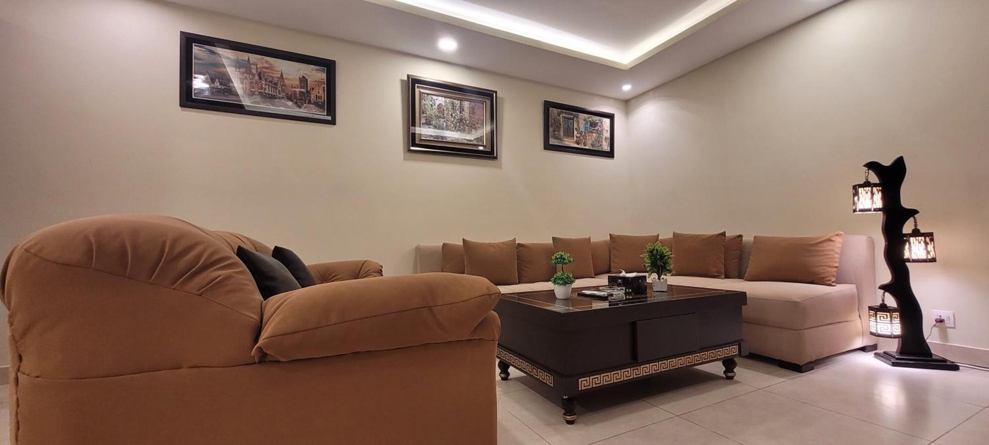 Goldcrest Luxury Apartments Lahore Exterior foto